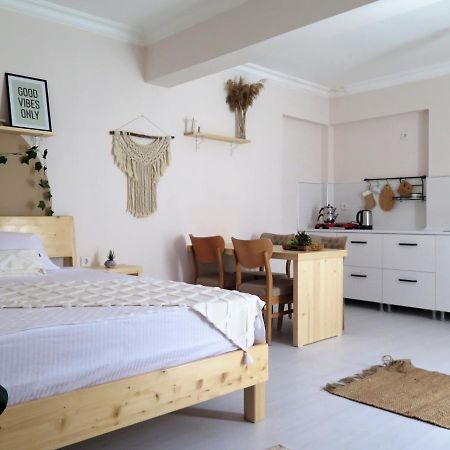 دمرة Santa Suites- Near Saint Nicholas Church المظهر الخارجي الصورة