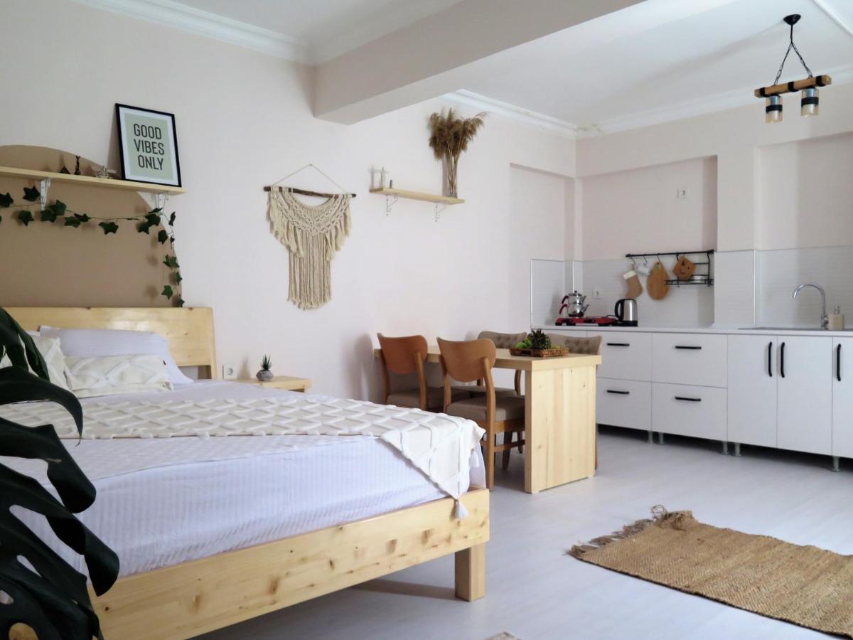دمرة Santa Suites- Near Saint Nicholas Church المظهر الخارجي الصورة
